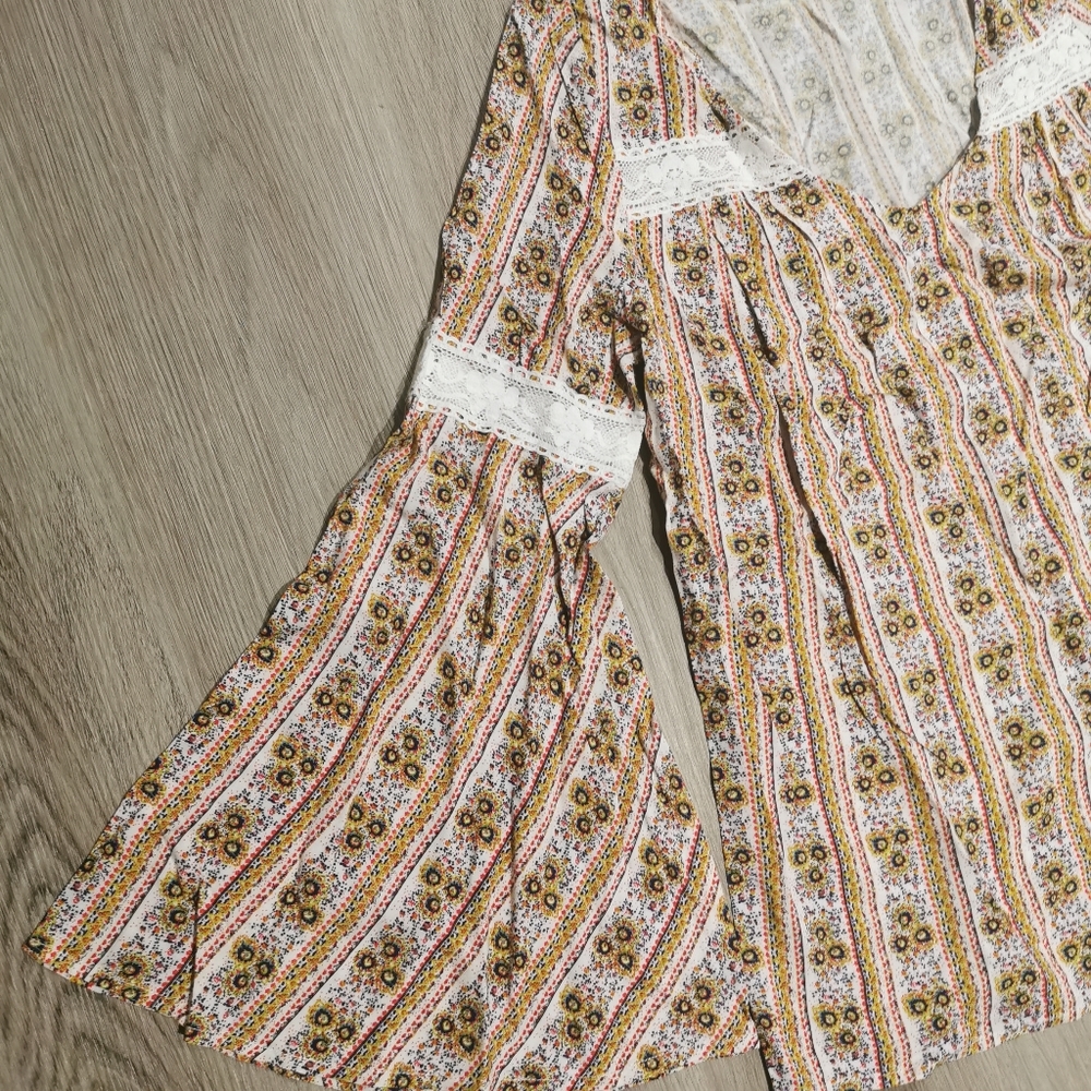 Modcloth novelty bells and giggles bell sleeve top - Picture 7 of 8
